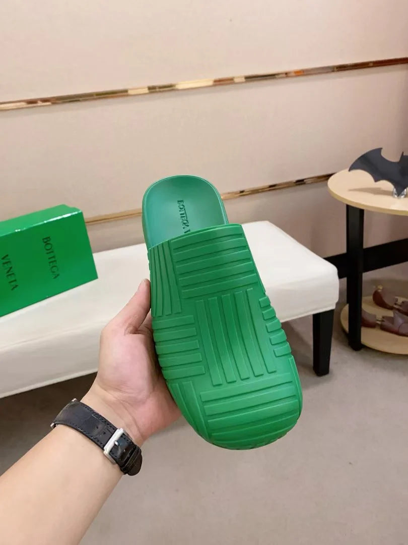 New couple slippers