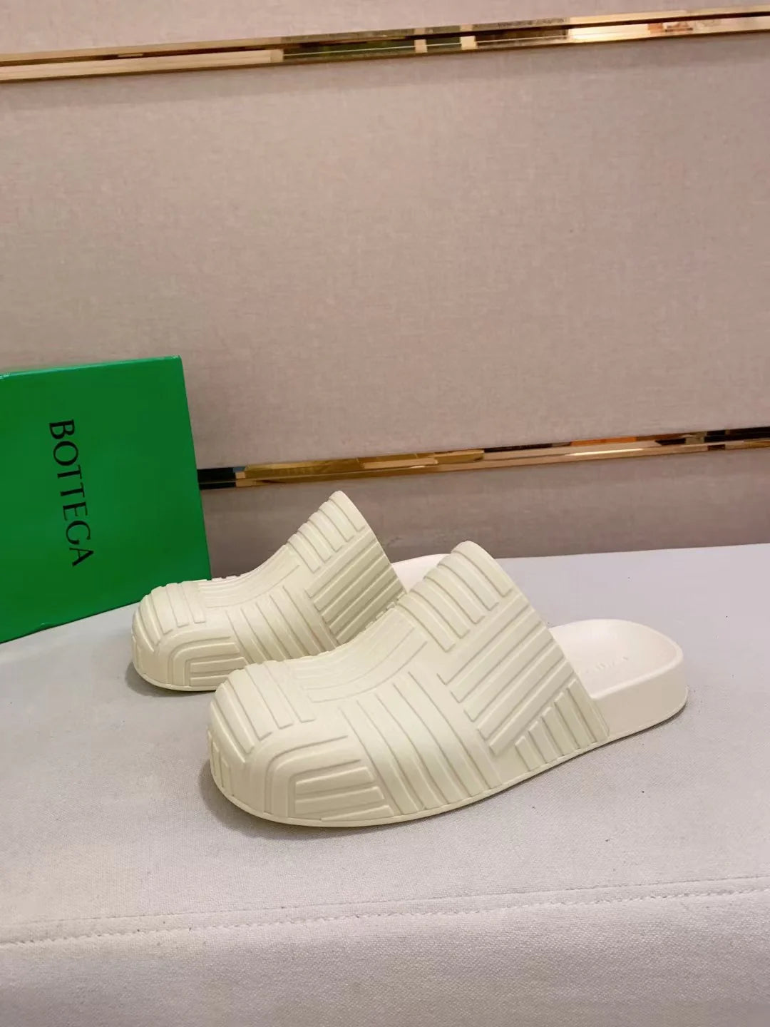 New couple slippers