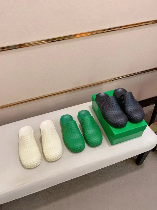 New couple slippers
